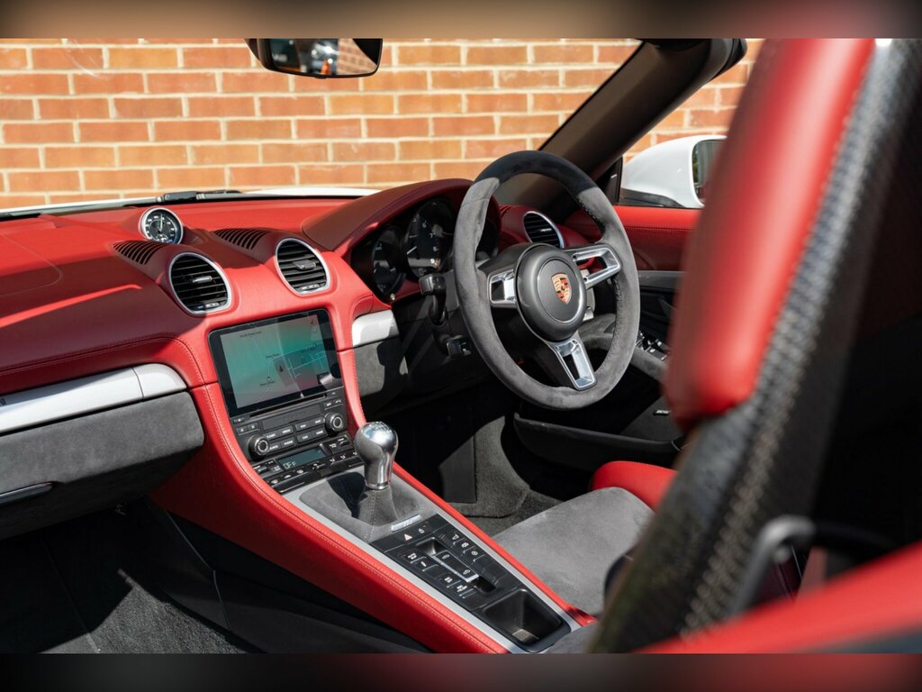 Porsche 718 Spyder 4.0 2dr Silver #16