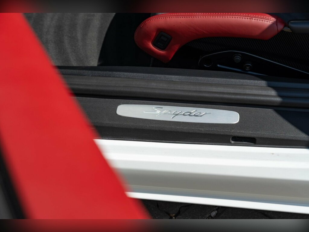 Porsche 718 Spyder 4.0 2dr Silver #20