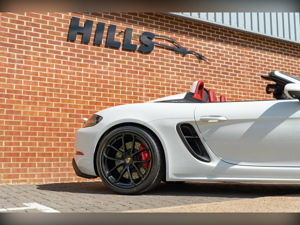 Porsche 718 Spyder 4.0 2dr Silver #15