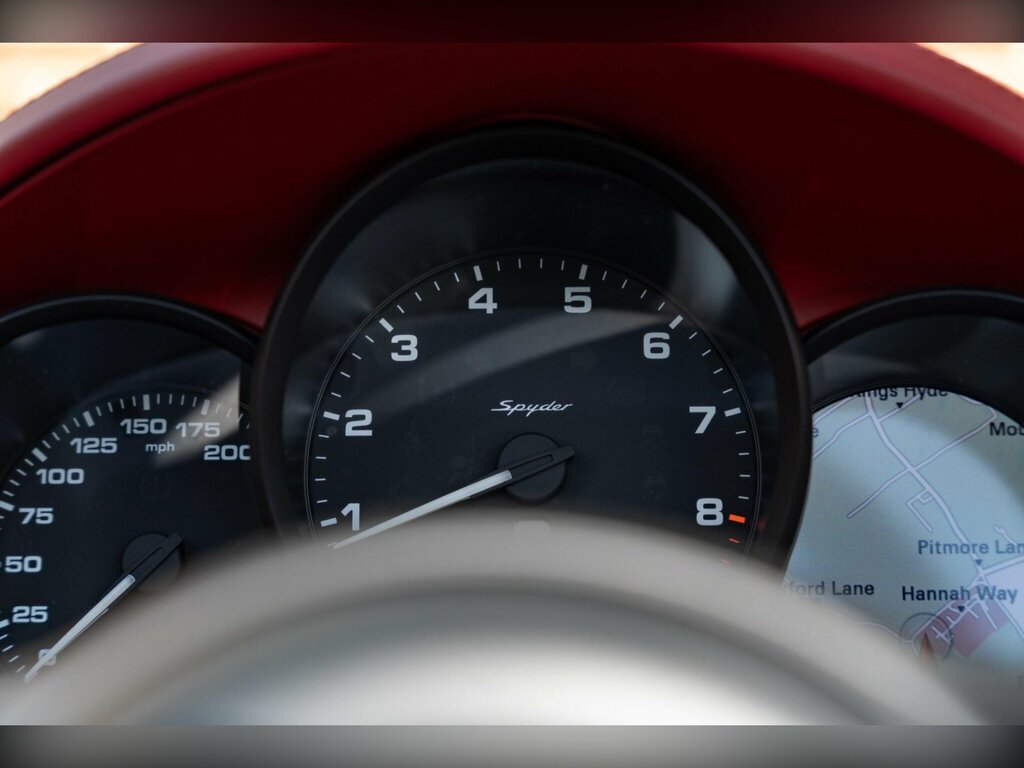Porsche 718 Spyder 4.0 2dr Silver #24