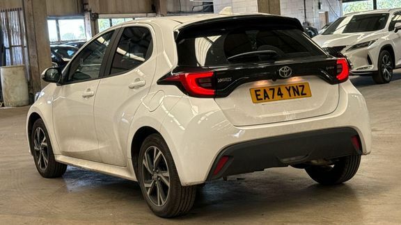 Toyota Yaris Design EA74YNZ White #5
