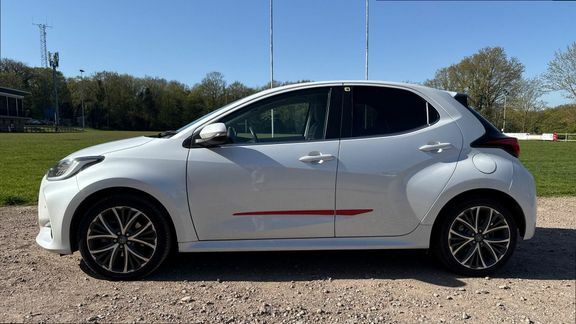 Toyota Yaris Excel EJ73APU White #6