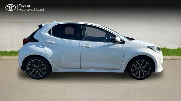 Toyota Yaris Excel Tech Pack EF72VLT White #2