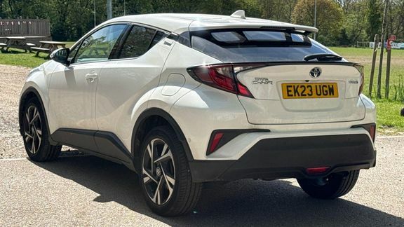 Toyota C-Hr Design 1.8 2 EK23UGW White #5
