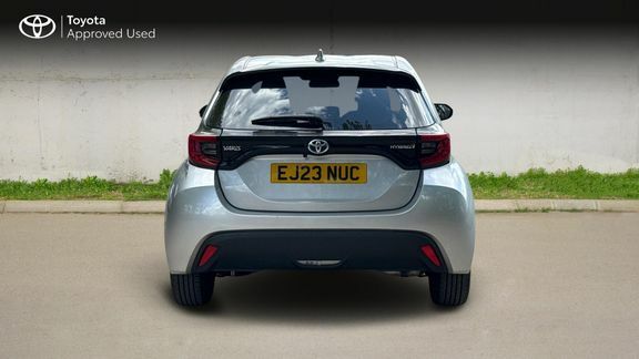 Toyota Yaris Design EJ23NUC Silver #4