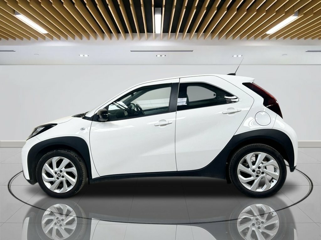 Toyota Aygo X 1L Pure AF23WGG White #5