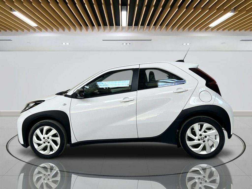 Toyota Aygo X 1L Pure YO23VTE White #5
