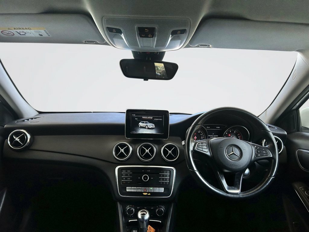 Mercedes-Benz GLA Class 1.6L Se SP68OLV White #3