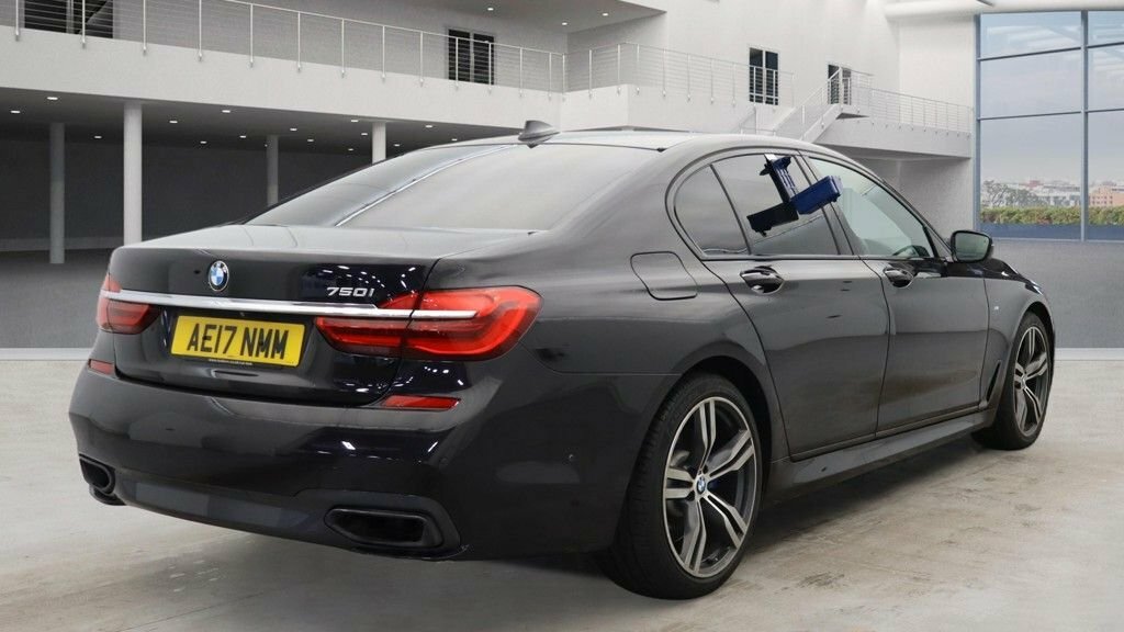 BMW 7 Series 4.4L M Sport Black #4