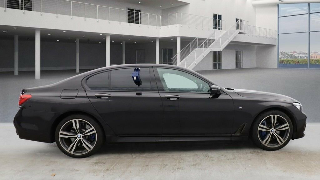 BMW 7 Series 4.4L M Sport Black #5
