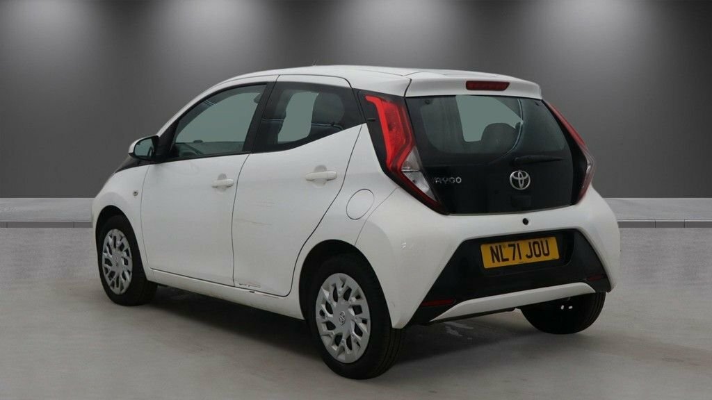 Toyota Aygo 1L X-play NL71JOU White #3
