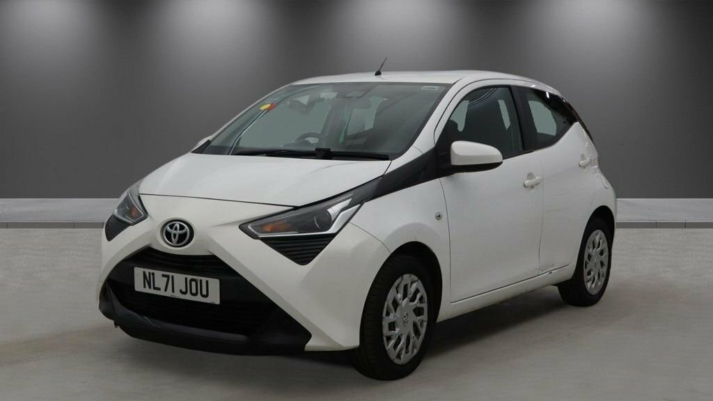 Toyota Aygo 1L X-play NL71JOU White #2
