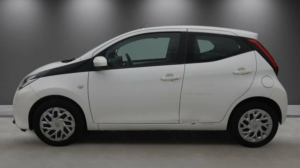 Toyota Aygo 1L X-play NL71JOU White #6