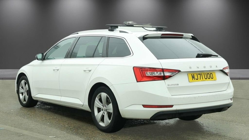 Skoda Superb 2L Se Technology White #3