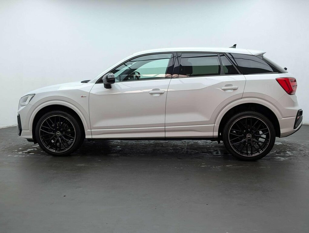 Audi Q2 1.5L Black Edition White #5