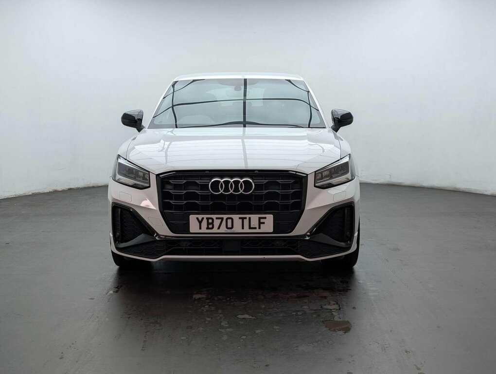 Audi Q2 1.5L Black Edition White #3