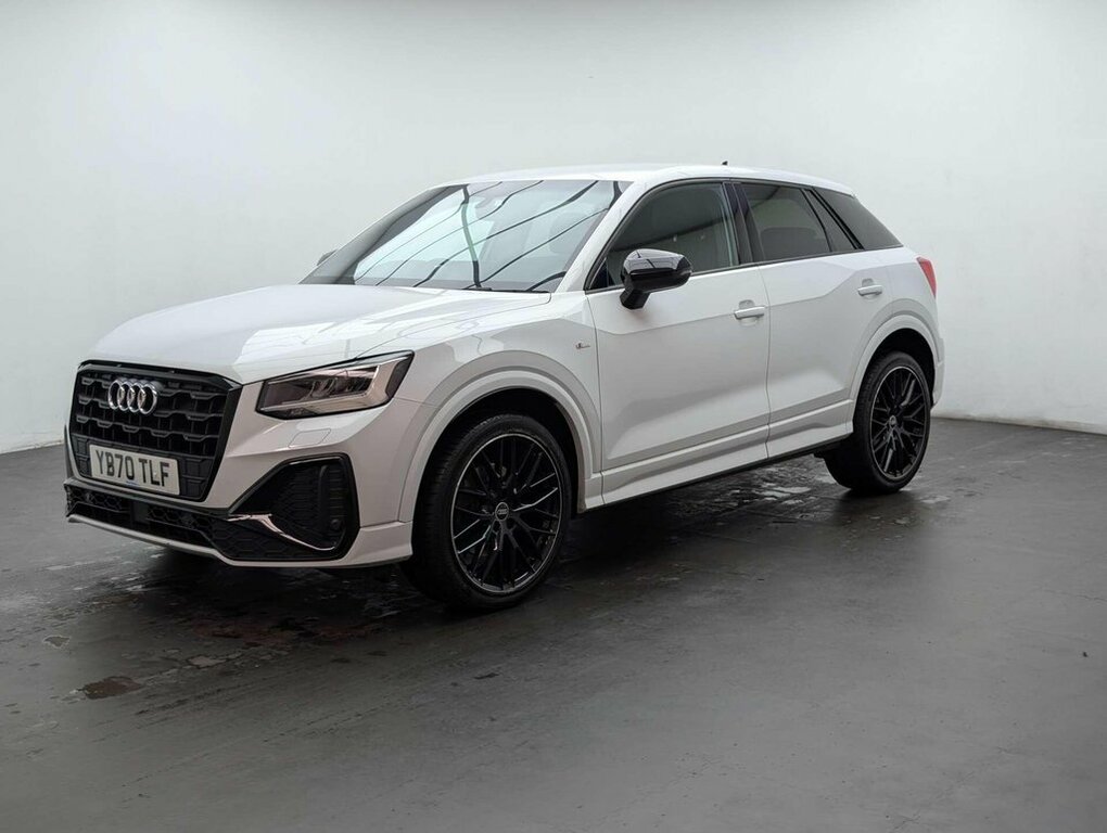 Audi Q2 1.5L Black Edition White #4