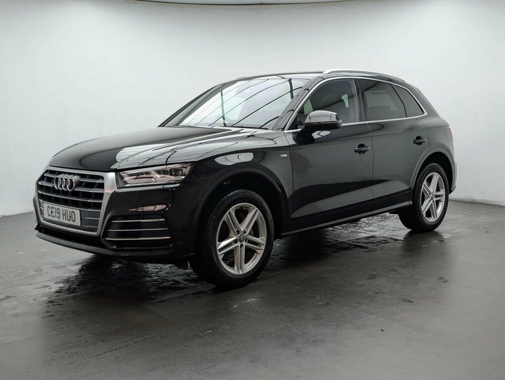 Audi Q5 2L S Line CE19HUO Black #4
