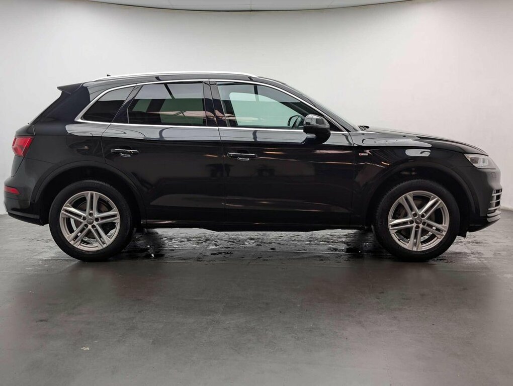 Audi Q5 2L S Line CE19HUO Black #2