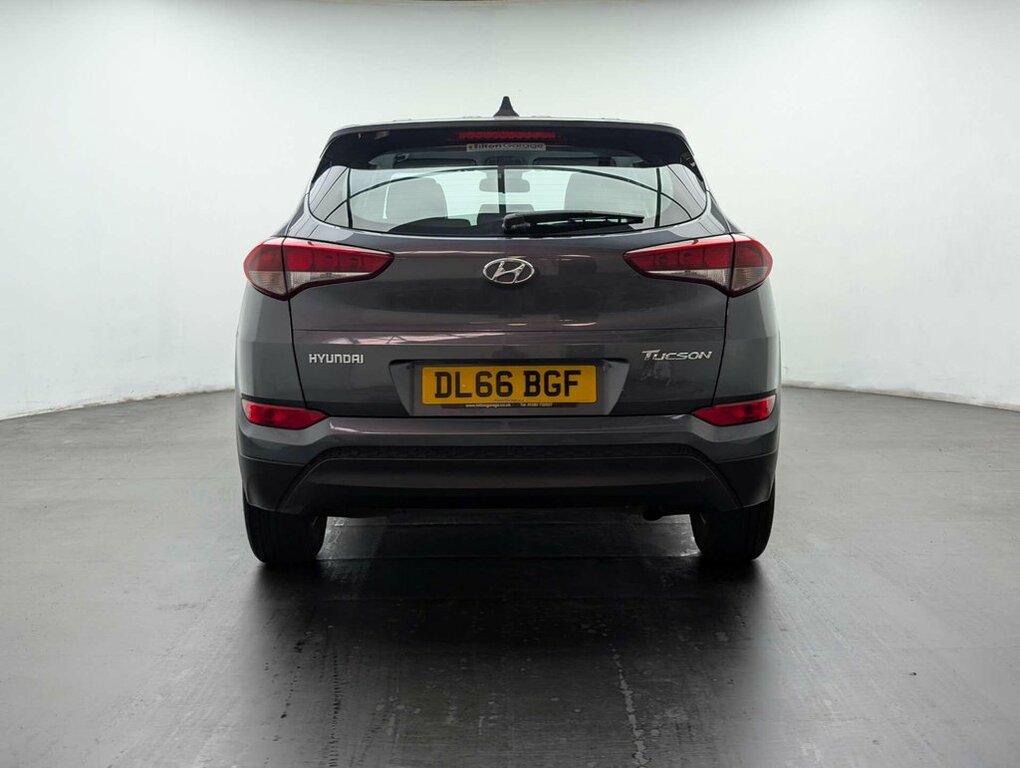 Hyundai Tucson 1.6L S Grey #4