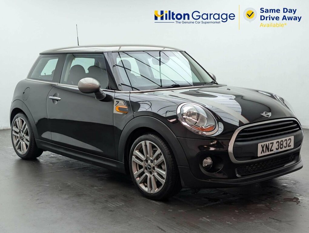 Mini Hatch 1.5L Cooper Seven XNZ3832 Black