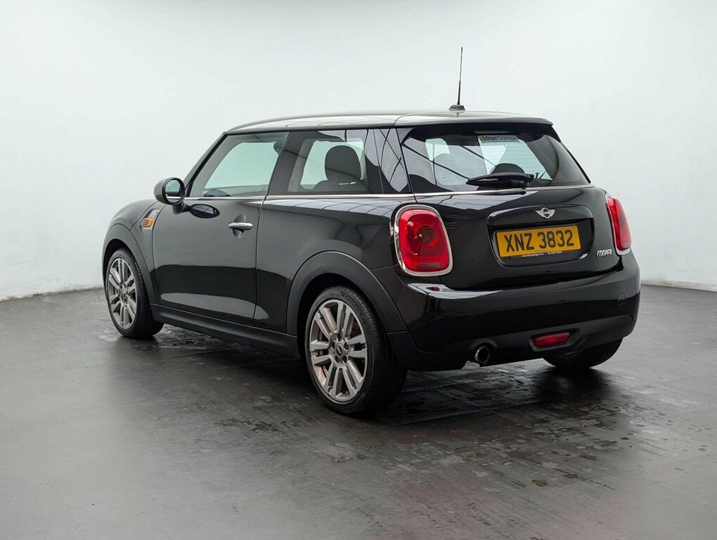 Mini Hatch 1.5L Cooper Seven XNZ3832 Black #6