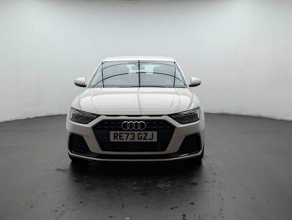 Audi A1 1L Sport RE73GZJ White #5