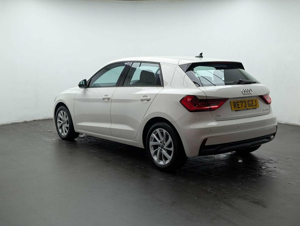 Audi A1 1L Sport RE73GZJ White #4