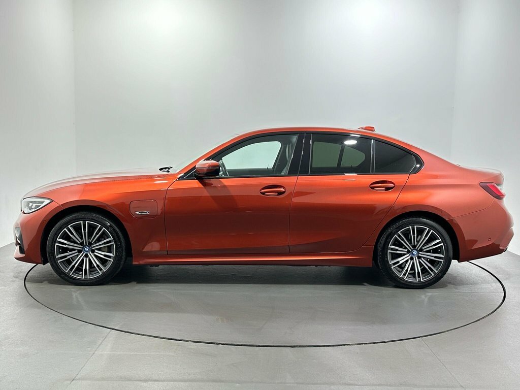 BMW 3 Series 2L M Sport WV72YBJ Orange #4