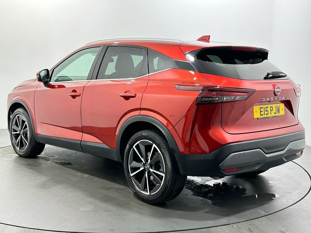 Nissan Qashqai 1.3L Tekna E15PJW Red #5