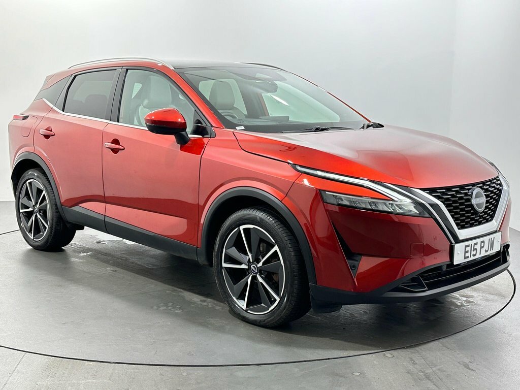 Nissan Qashqai 1.3L Tekna Red