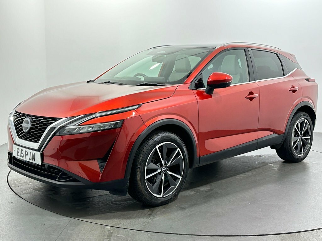 Nissan Qashqai 1.3L Tekna E15PJW Red #3