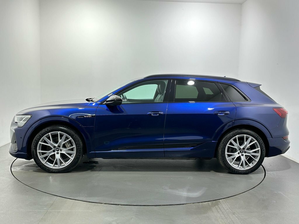 Audi E-tron Suv FY71TZK Blue #4