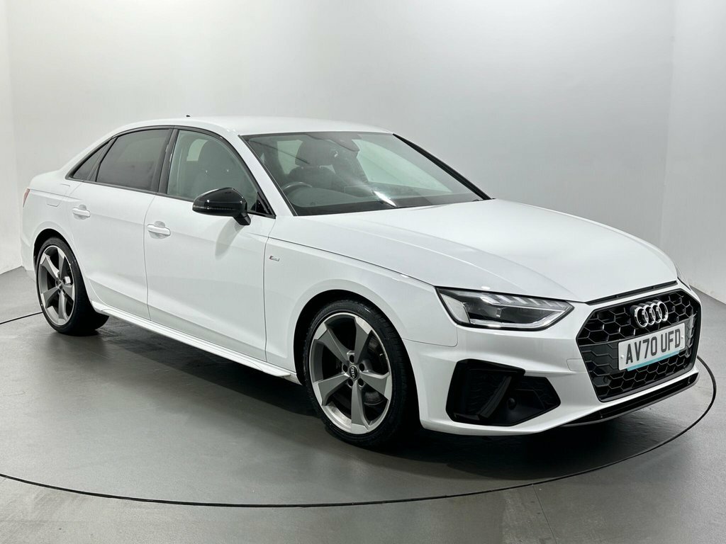 Audi A4 2L Black Edition White