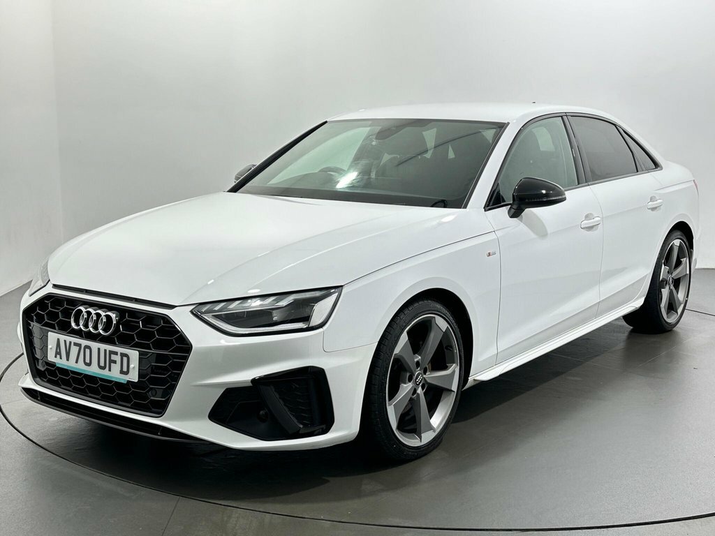 Audi A4 2L Black Edition White #3