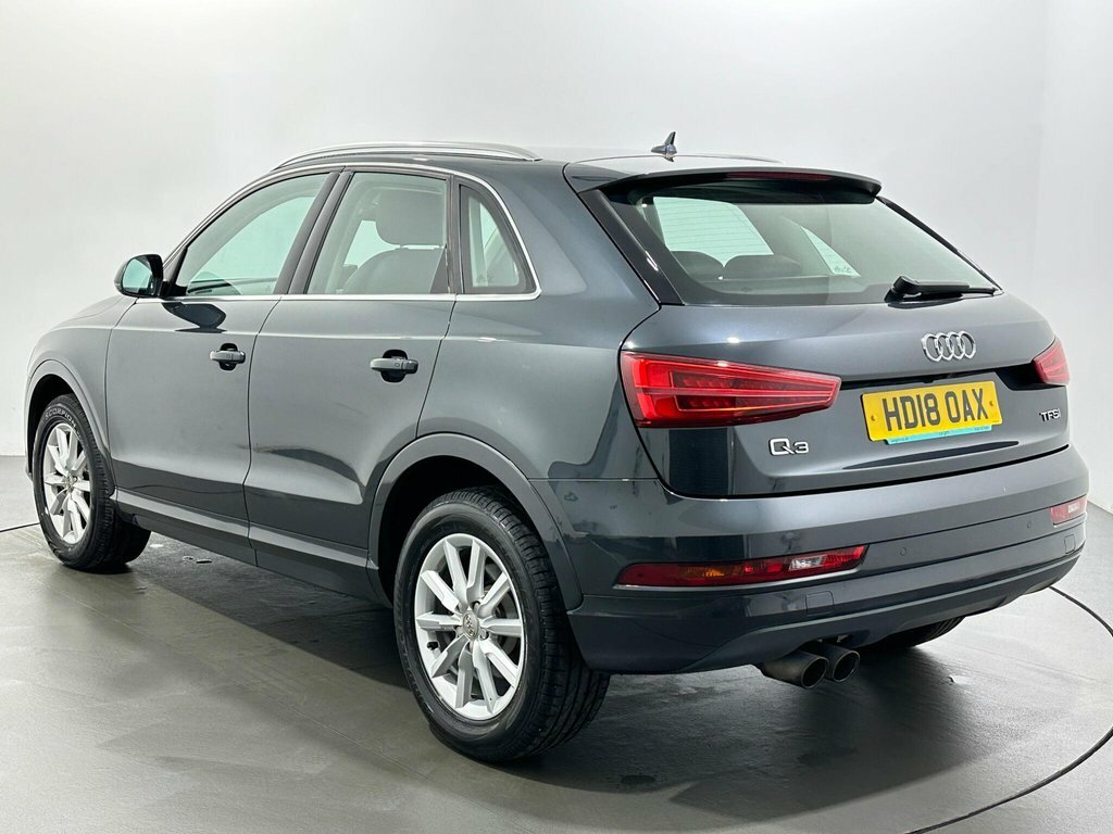 Audi Q3 2L S Line Edition Grey #5