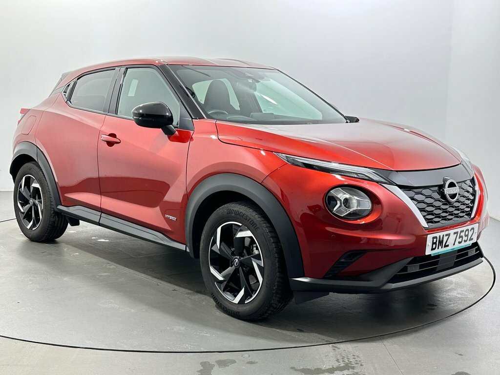 Nissan Juke 1.6L N-connecta Red