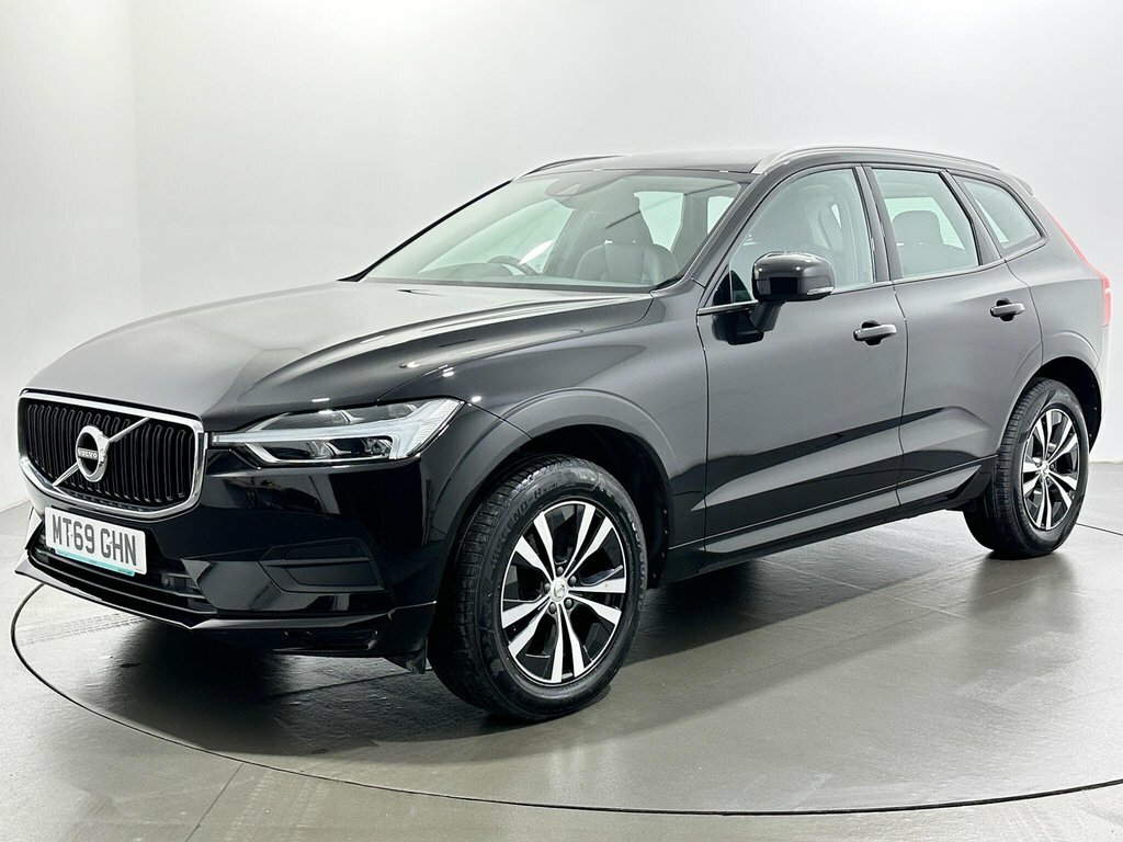 Volvo XC60 2L Momentum MT69GHN Black #3