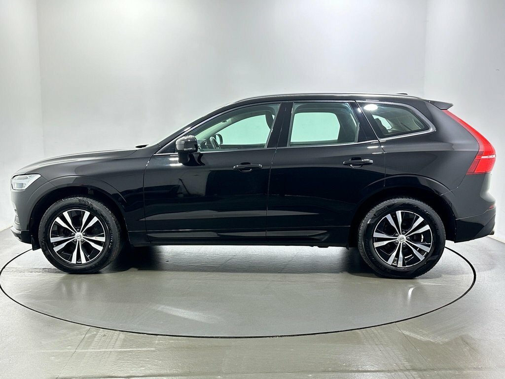 Volvo XC60 2L Momentum MT69GHN Black #4