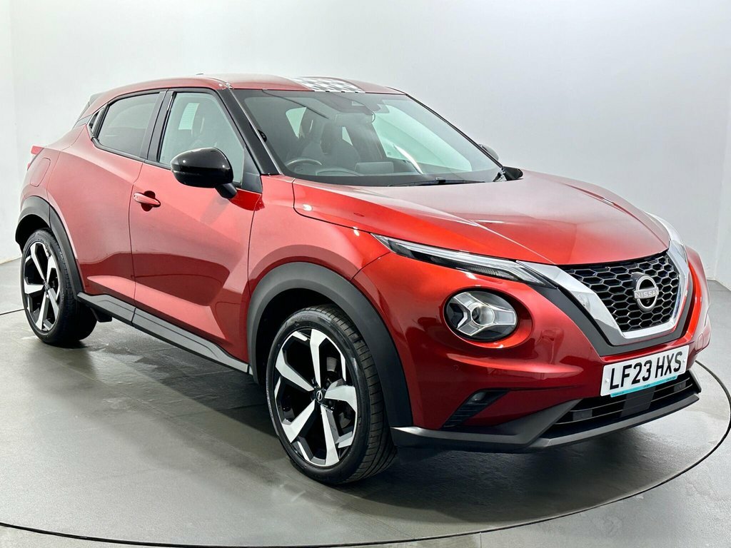 Nissan Juke 1L Tekna Red
