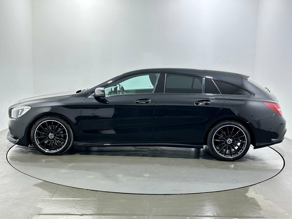 Mercedes-Benz CLA Class 2L Amg Line Night Edition Black #4