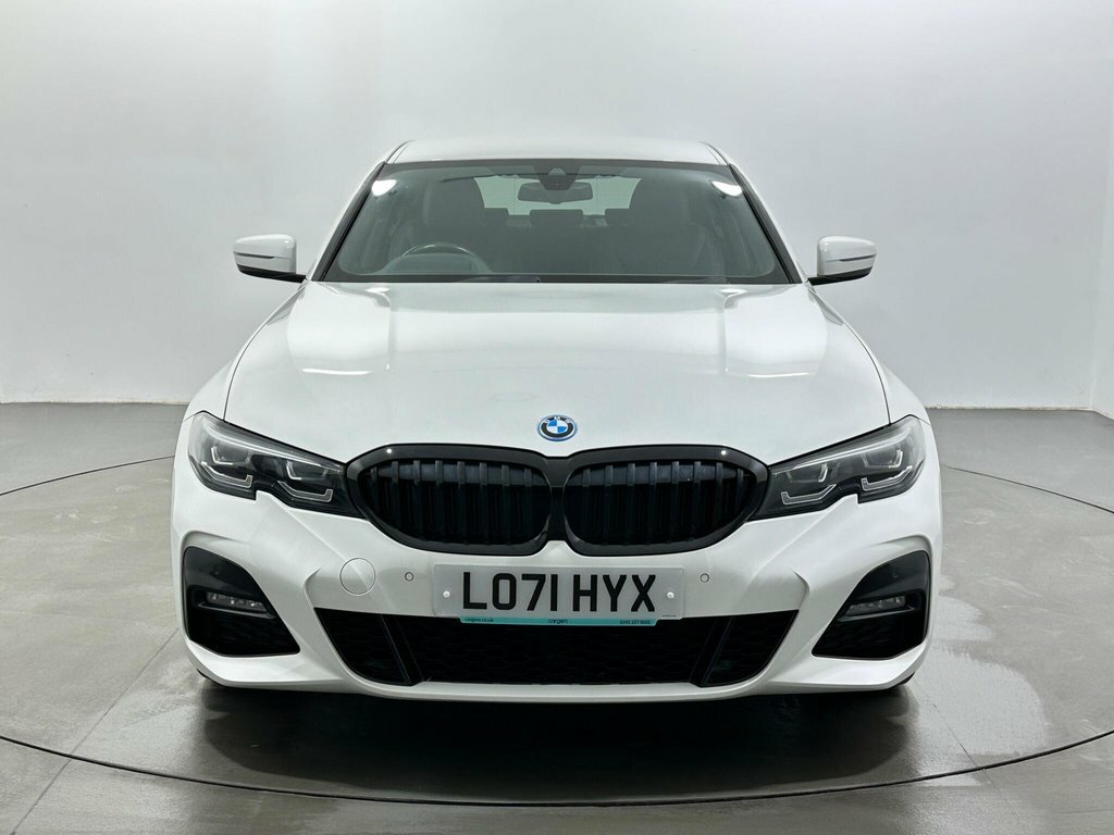 BMW 3 Series 2L M Sport LO71HYX White #2