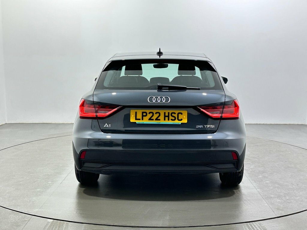 Audi A1 1L Technik LP22HSC Grey #6