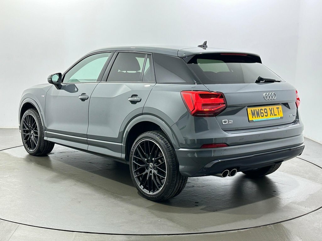 Audi Q2 1.5L Black Edition Grey #5
