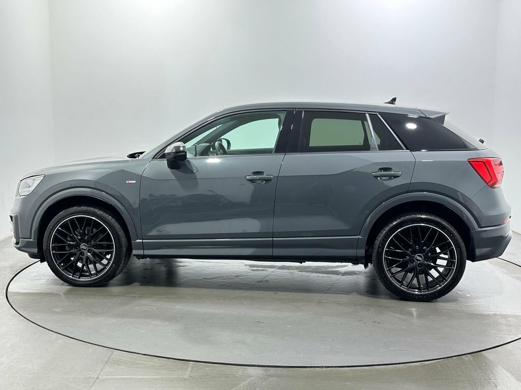Audi Q2 1.5L Black Edition Grey #4