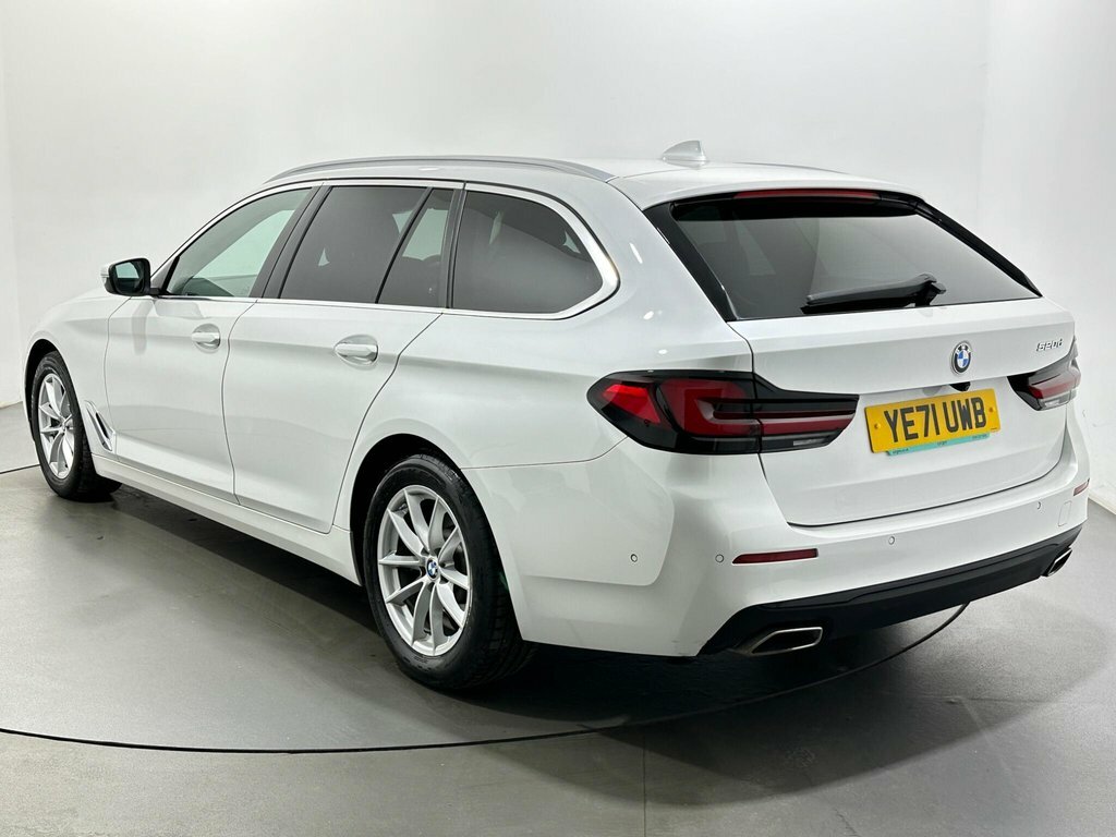 BMW 5 Series 2L Se YE71UWB White #5