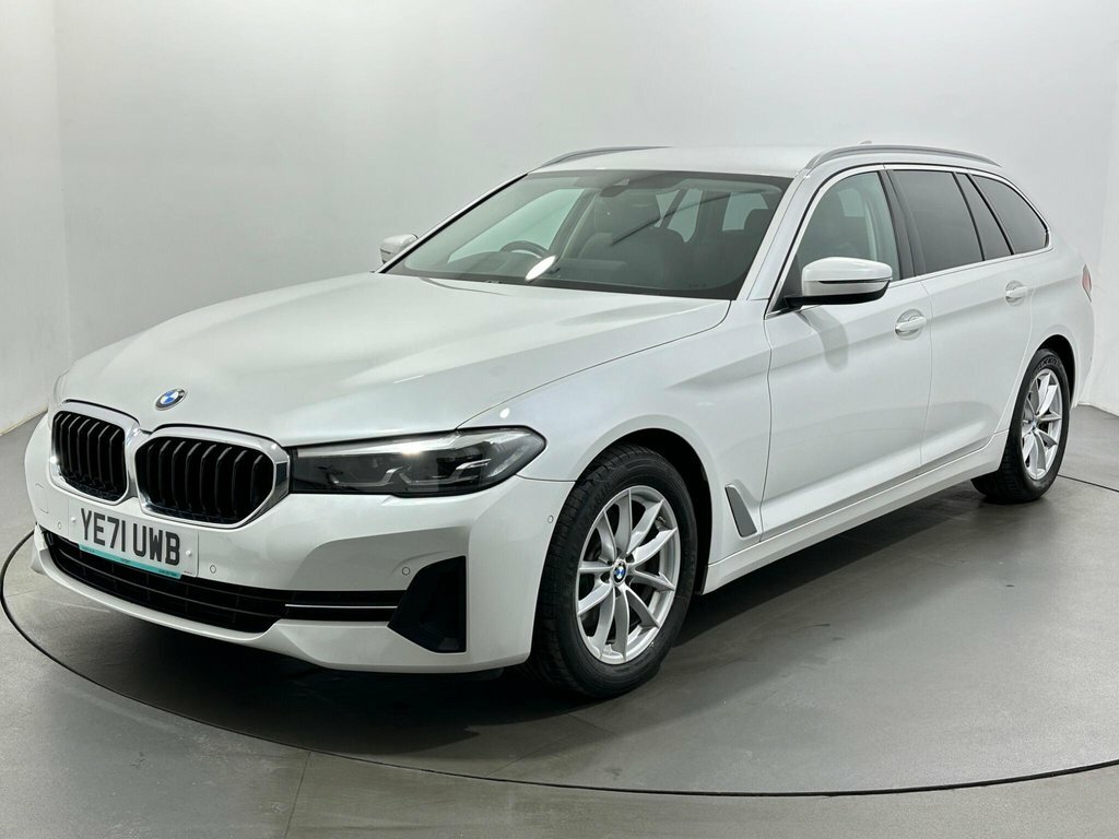 BMW 5 Series 2L Se YE71UWB White #3