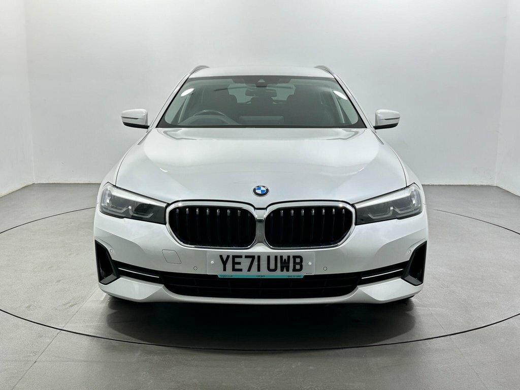 BMW 5 Series 2L Se YE71UWB White #2