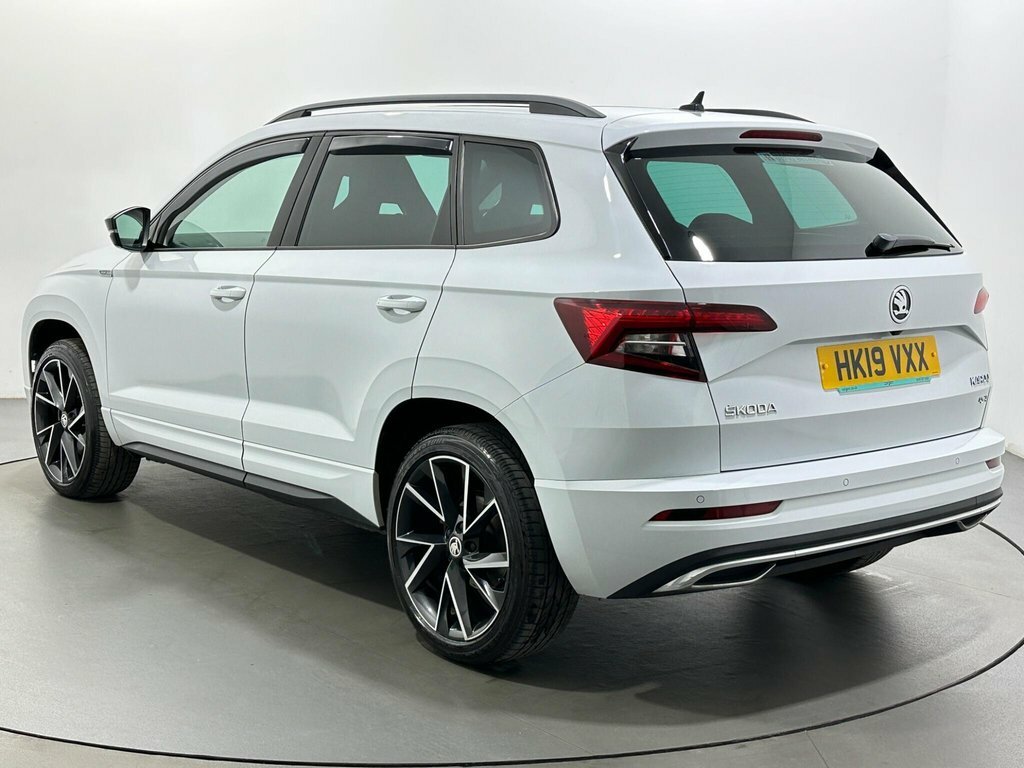 Skoda Karoq 2L Sportline White #5
