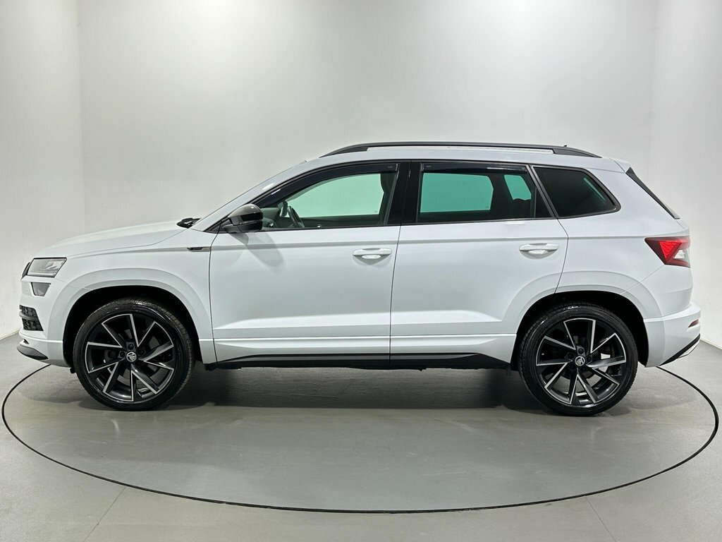 Skoda Karoq 2L Sportline White #4